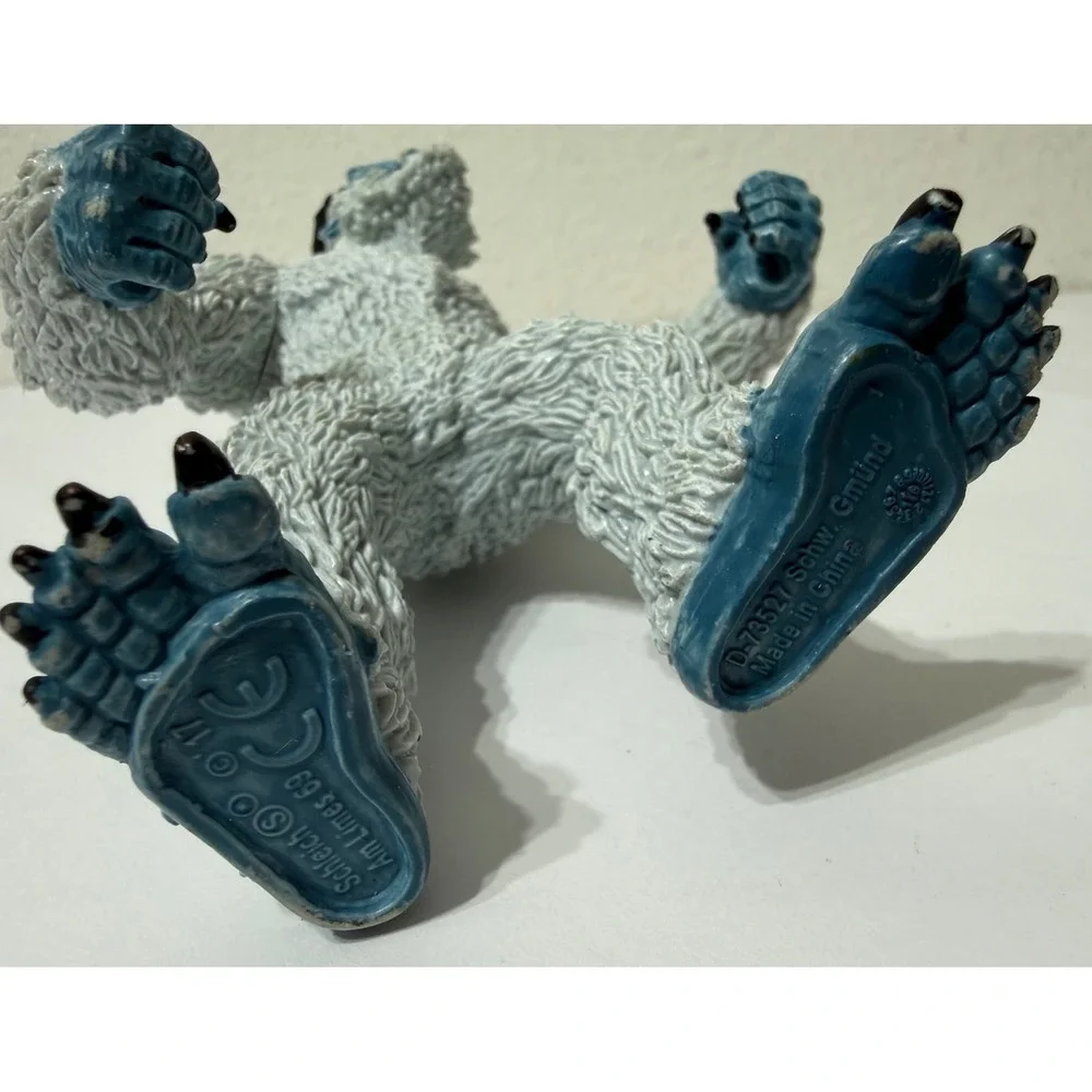 Schleich Eldrador Creatures Snow Beast Yeti White Blue Action Figure 42448 2017